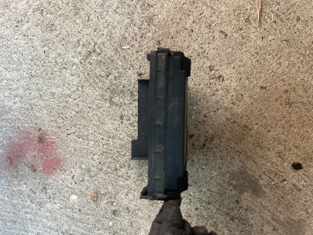 bontott VW PASSAT B6 Biztosítéktábla Fedél