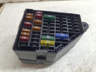 bontott VW PASSAT B6 Biztosítéktábla Utastér