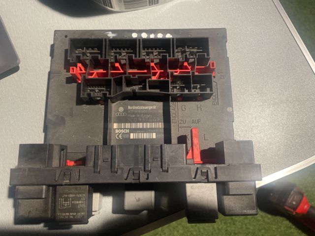 bontott VW PASSAT B6 Biztosítéktábla Utastér