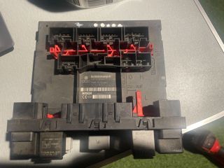 bontott VW PASSAT B6 Biztosítéktábla Utastér