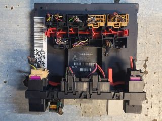 bontott VW PASSAT B6 Biztosítéktábla Utastér