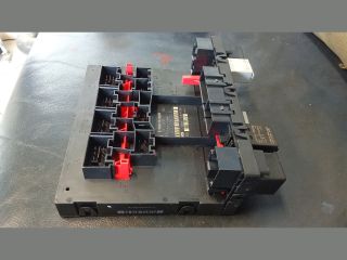 bontott VW PASSAT B6 Biztosítéktábla Utastér