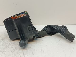 bontott VW PASSAT B6 Biztosítéktábla Utastér