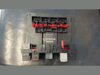 bontott VW PASSAT B6 Biztosítéktábla Utastér