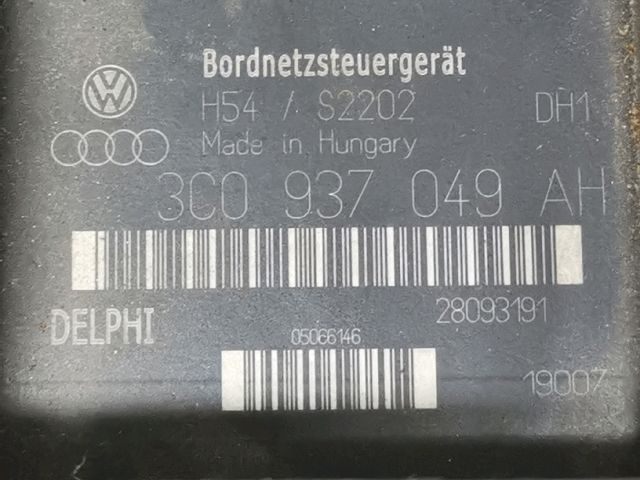 bontott VW PASSAT B6 Biztosítéktábla Utastér