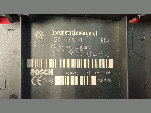 bontott VW PASSAT B6 Biztosítéktábla Utastér