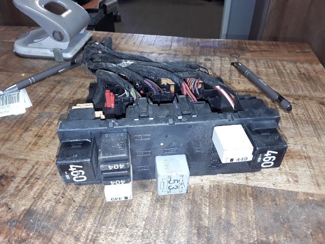 bontott VW PASSAT B6 Biztosítéktábla Utastér