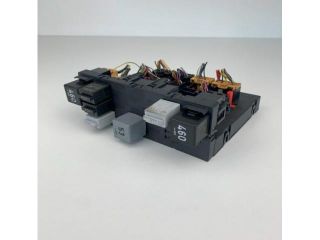 bontott VW PASSAT B6 Biztosítéktábla Utastér