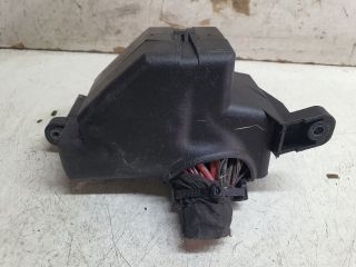 bontott VW PASSAT B6 Biztosítéktábla Utastér