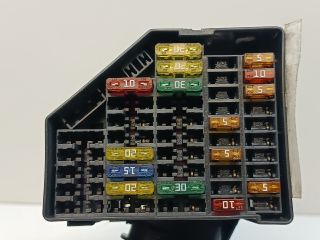 bontott VW PASSAT B6 Biztosítéktábla Utastér