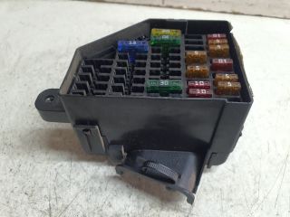 bontott VW PASSAT B6 Biztosítéktábla Utastér