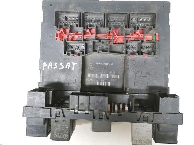 bontott VW PASSAT B6 Biztosítéktábla Utastér