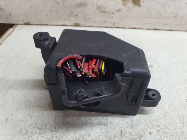 bontott VW PASSAT B6 Biztosítéktábla Utastér