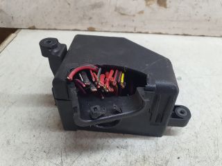 bontott VW PASSAT B6 Biztosítéktábla Utastér