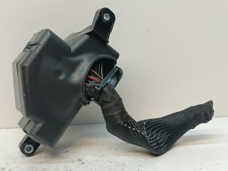 bontott VW PASSAT B6 Biztosítéktábla Utastér