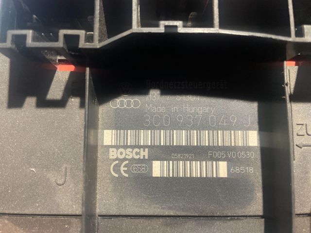 bontott VW PASSAT B6 Biztosítéktábla Utastér