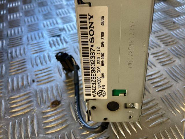 bontott VW PASSAT B6 CD / DVD Tár