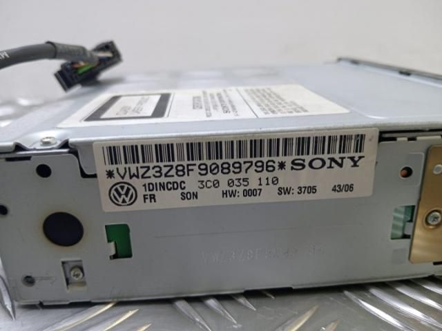 bontott VW PASSAT B6 CD / DVD Tár