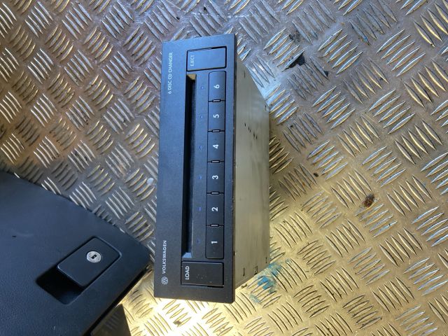 bontott VW PASSAT B6 CD / DVD Tár