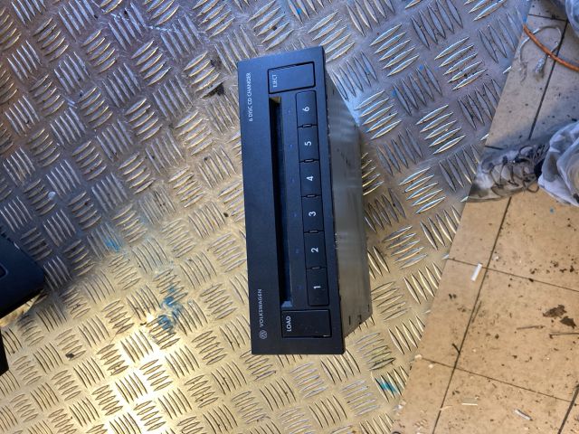 bontott VW PASSAT B6 CD / DVD Tár