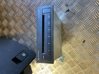 bontott VW PASSAT B6 CD / DVD Tár