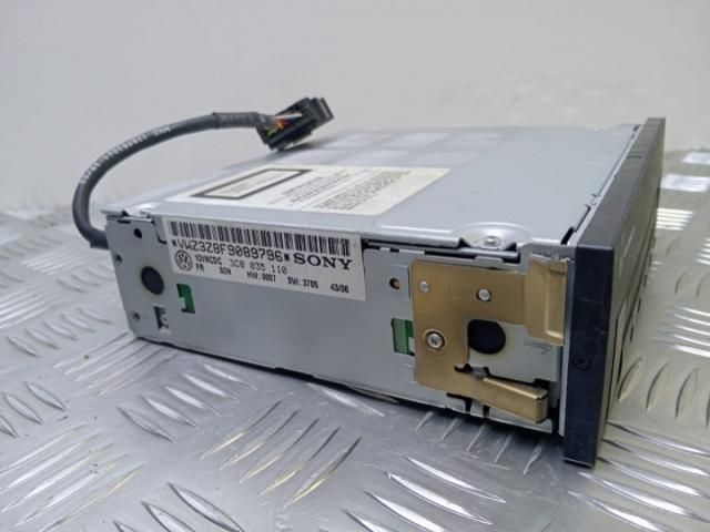 bontott VW PASSAT B6 CD / DVD Tár