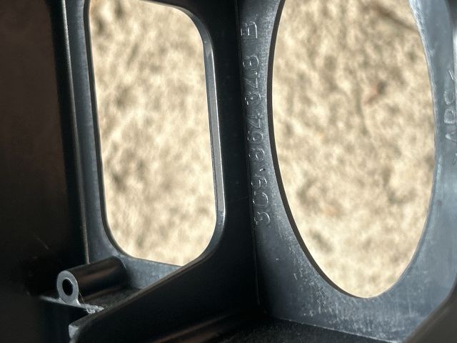 bontott VW PASSAT B6 Csomagtér Kárpit Tartó (Pozíciófüggetlen)