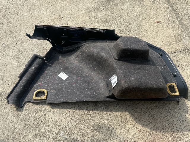 bontott VW PASSAT B6 Csomagtér Kárpit