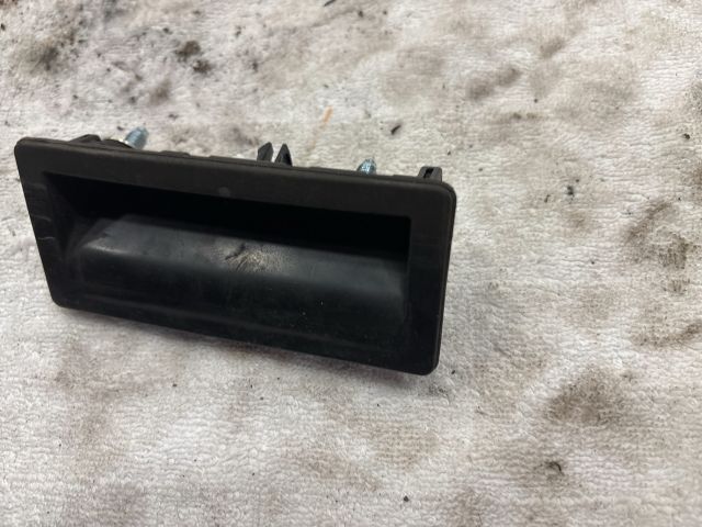 bontott VW PASSAT B6 Csomagtér Nyitó Kar / Gomb