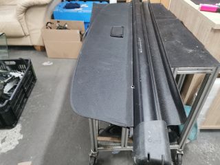 bontott VW PASSAT B6 Csomagtér Roló