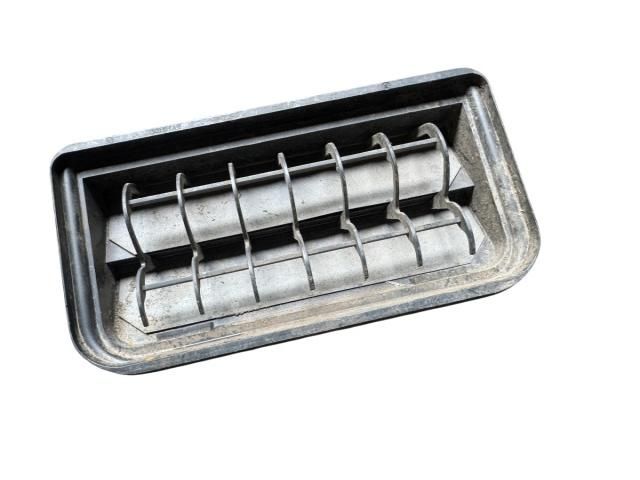 bontott VW PASSAT B6 Csomagtér Szellőző Jobb