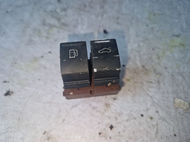 bontott VW PASSAT B6 Csomagtérajtó Kapcsoló