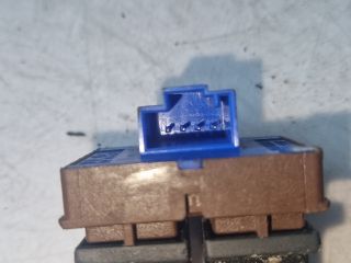 bontott VW PASSAT B6 Csomagtérajtó Kapcsoló