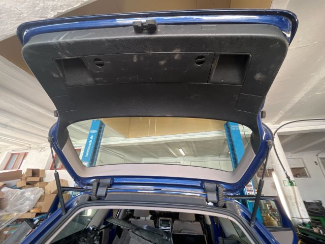 bontott VW PASSAT B6 Csomagtérajtó Kárpit