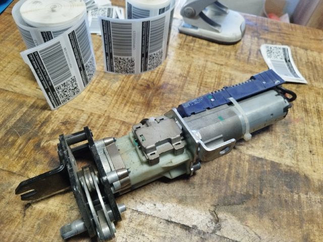 bontott VW PASSAT B6 Csomagtérajtó Motor