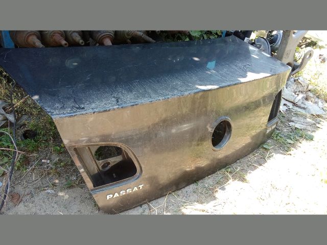 bontott VW PASSAT B6 Csomagtérajtó (Részeivel)