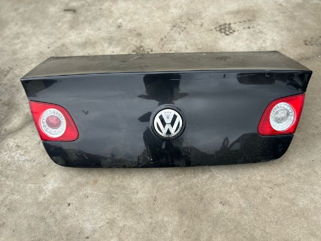 bontott VW PASSAT B6 Csomagtérajtó (Üres lemez)