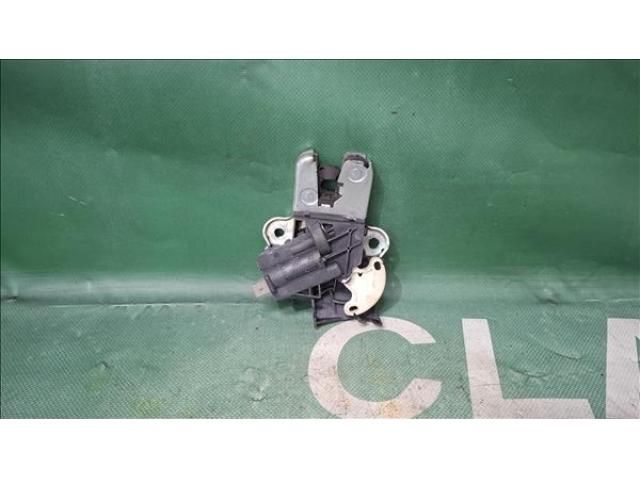 bontott VW PASSAT B6 Csomagtérajtó Zárszerkezet