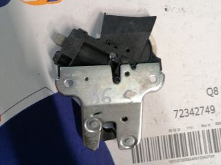 bontott VW PASSAT B6 Csomagtérajtó Zárszerkezet