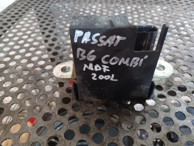 bontott VW PASSAT B6 Csomagtérajtó Zárszerkezet