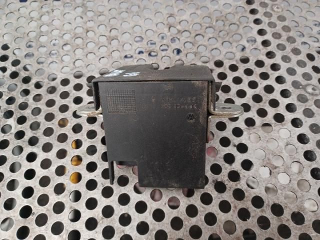 bontott VW PASSAT B6 Csomagtérajtó Zárszerkezet