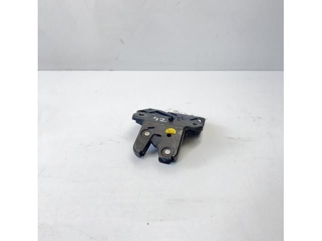 bontott VW PASSAT B6 Csomagtérajtó Zárszerkezet