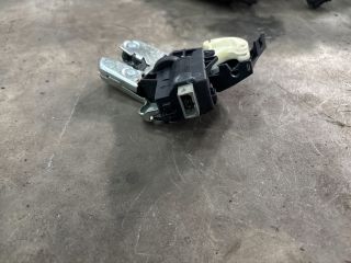 bontott VW PASSAT B6 Csomagtérajtó Zárszerkezet