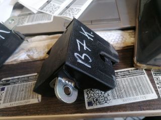 bontott VW PASSAT B6 Csomagtérajtó Zárszerkezet