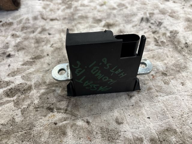 bontott VW PASSAT B6 Csomagtérajtó Zárszerkezet