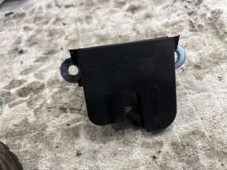 bontott VW PASSAT B6 Csomagtérajtó Zárszerkezet