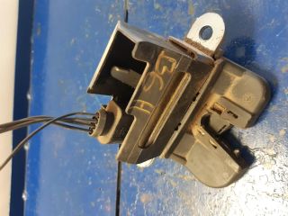 bontott VW PASSAT B6 Csomagtérajtó Zárszerkezet