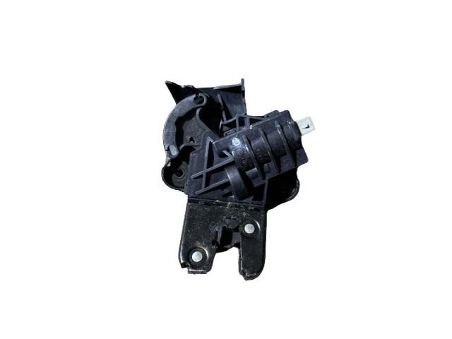 bontott VW PASSAT B6 Csomagtérajtó Zárszerkezet