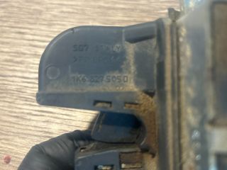 bontott VW PASSAT B6 Csomagtérajtó Zárszerkezet