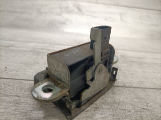 bontott VW PASSAT B6 Csomagtérajtó Zárszerkezet